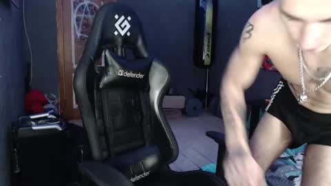 Eduar online show from October 31, 1:36 pm