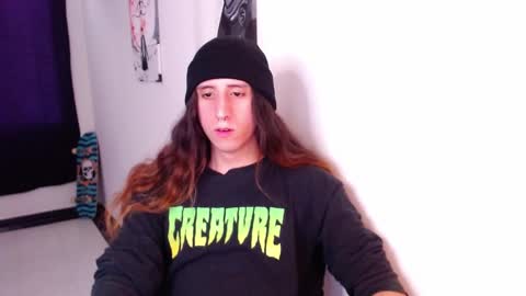 Snapshot of edward_chann chatting on January 22, 10:17 pm edward_chann online show from January 22, 10:17 pm