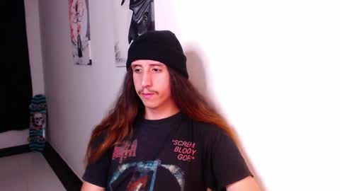 Snapshot of edward_chann chatting on December 18, 12:10 am edward_chann online show from December 18, 12:10 am