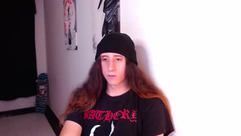 Snapshot of edward_chann chatting on February 8, 3:19 am edward_chann online show from February 8, 3:19 am