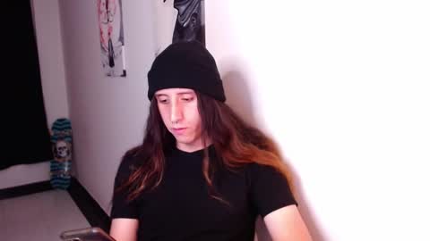 Snapshot of edward_chann chatting on January 22, 2:15 am edward_chann online show from January 22, 2:15 am