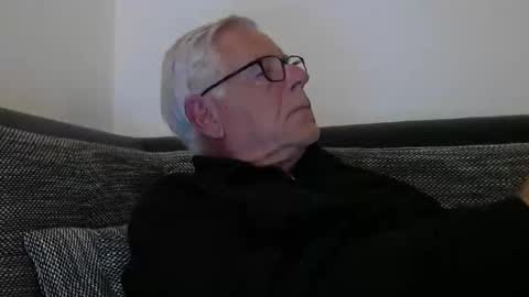 eisbaer1957 online show from November 4, 4:52 pm