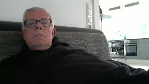 eisbaer1957 online show from October 26, 2:19 pm