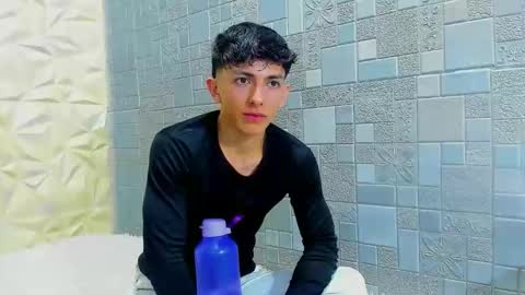 Elan Giralon online show from November 11, 11:32 pm