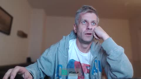 Snapshot of elculiador2207 chatting on October 11, 5:11 am Timm online show from October 11, 5:11 am