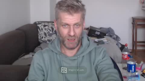 Snapshot of elculiador2207 chatting on December 13, 1:01 pm Timm online show from December 13, 1:01 pm