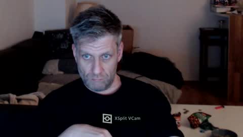 Snapshot of elculiador2207 chatting on March 4, 11:32 pm Timm online show from March 4, 11:32 pm