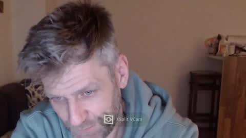 Snapshot of elculiador2207 chatting on December 11, 3:22 pm Timm online show from December 11, 3:22 pm