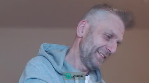 Snapshot of elculiador2207 chatting on October 19, 1:21 am Timm online show from October 19, 1:21 am