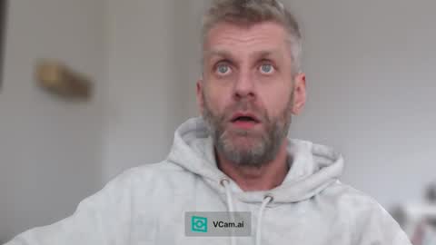 Snapshot of elculiador2207 chatting on October 25, 11:45 am Timm online show from October 25, 11:45 am