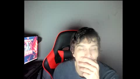 elephantrunkman online show from December 25, 5:26 am