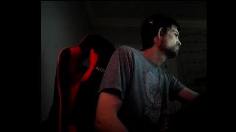 elephantrunkman online show from December 10, 3:30 am