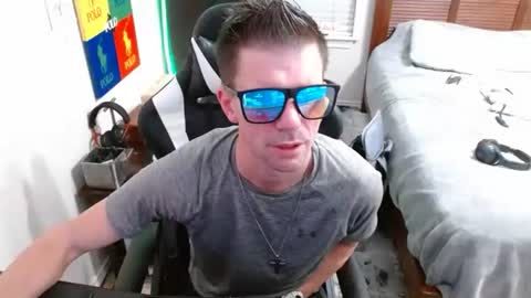 Walker online show from October 24, 5:42 am