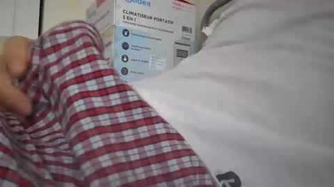 Snapshot of eliexavier123456789 chatting on January 5, 7:49 pm eliexavier123456789 online show from January 5, 7:49 pm