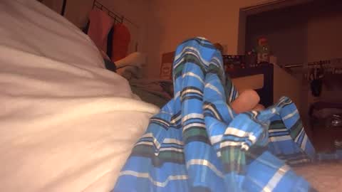 Snapshot of eliexavier123456789 chatting on December 5, 8:22 am eliexavier123456789 online show from December 5, 8:22 am