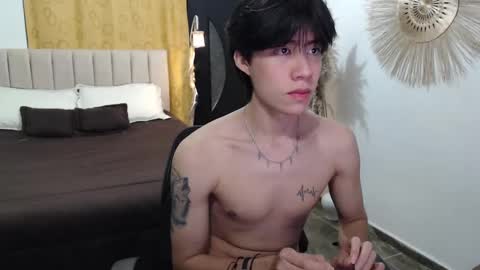 Snapshot of elio_collem chatting on October 16, 7:38 am ELIO online show from October 16, 7:38 am