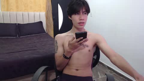 Snapshot of elio_collem chatting on January 18, 7:04 pm ELIO online show from January 18, 7:04 pm