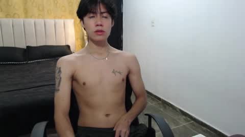 Snapshot of elio_collem chatting on February 9, 5:40 am ELIO online show from February 9, 5:40 am