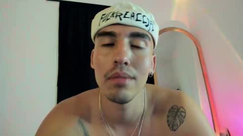 elio_dicaprio online show from November 8, 2:37 am