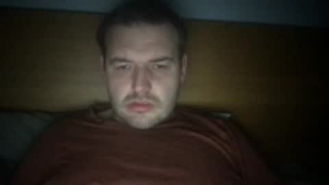 Snapshot of eliot26 chatting on December 19, 9:29 am e26 online show from December 19, 9:29 am