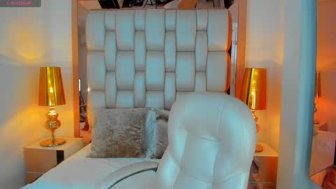 E L L I O T    V E L E Z online show from January 17, 8:59 pm