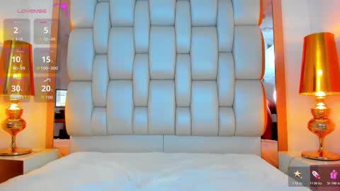 E L L I O T    V E L E Z online show from October 18, 10:26 pm