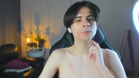 ellis_rin online show from October 9, 7:52 pm