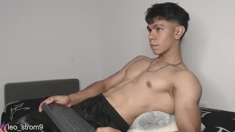 emile_239 online show from March 5, 12:27 am