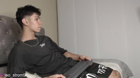 emile_239 online show from February 17, 3:36 am