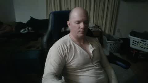Snapshot of emsguy1 chatting on December 4, 6:55 am Matt online show from December 4, 6:55 am