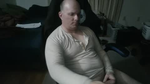 Snapshot of emsguy1 chatting on December 10, 6:11 am Matt online show from December 10, 6:11 am