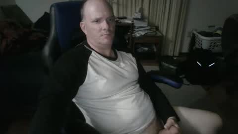 Snapshot of emsguy1 chatting on October 13, 4:07 am Matt online show from October 13, 4:07 am