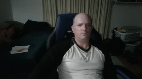 Snapshot of emsguy1 chatting on October 6, 3:22 am Matt online show from October 6, 3:22 am