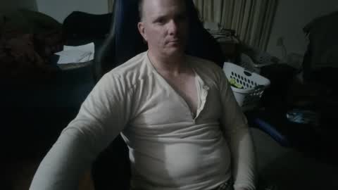Snapshot of emsguy1 chatting on December 16, 6:43 am Matt online show from December 16, 6:43 am