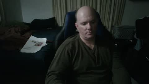 Snapshot of emsguy1 chatting on December 26, 5:15 am Matt online show from December 26, 5:15 am