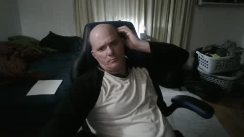 Snapshot of emsguy1 chatting on October 4, 4:28 am Matt online show from October 4, 4:28 am