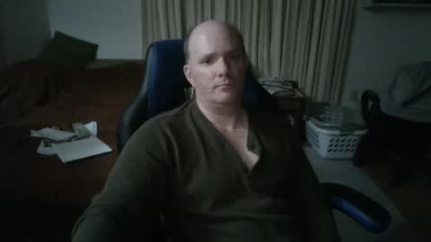 Snapshot of emsguy1 chatting on February 17, 6:42 am Matt online show from February 17, 6:42 am