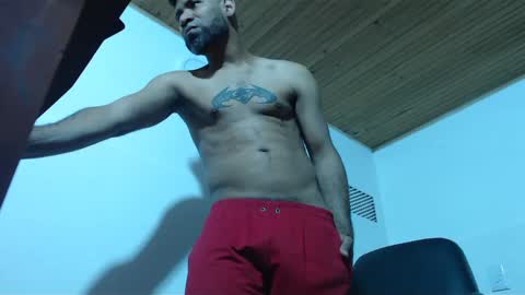 Snapshot of enriblack92 chatting on December 14, 10:50 pm enriblack92 online show from December 14, 10:50 pm