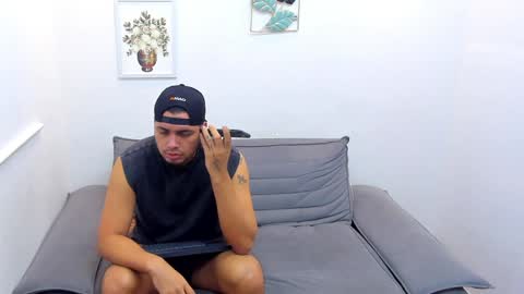 enrique online show from December 30, 3:35 pm