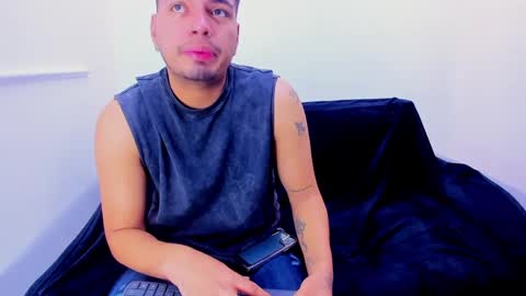 enrique online show from March 4, 1:17 pm