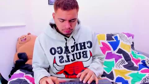 enrique online show from March 10, 1:21 pm