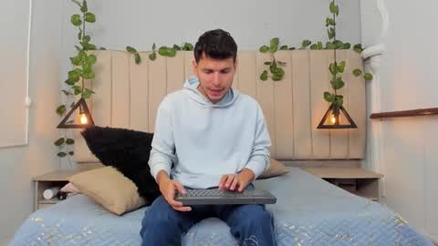 ENZO online show from December 5, 3:19 pm