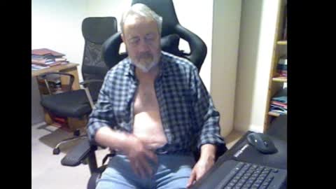 erasmus_d online show from November 11, 6:46 pm