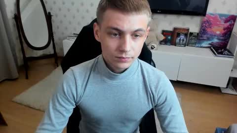 Max online show from October 31, 1:40 am