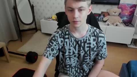 Max online show from December 18, 6:20 am