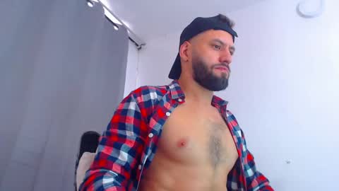 Snapshot of esteban7984068 chatting on December 15, 8:58 pm esteban online show from December 15, 8:58 pm