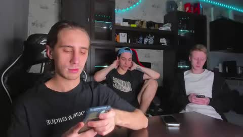 LOUIS online show from November 24, 2:45 am