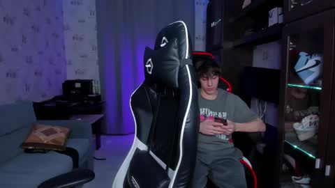 LOUIS online show from February 16, 12:43 am