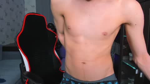 LOUIS online show from February 26, 3:32 am