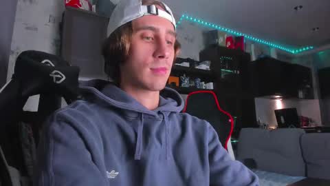 LOUIS online show from October 4, 8:24 pm